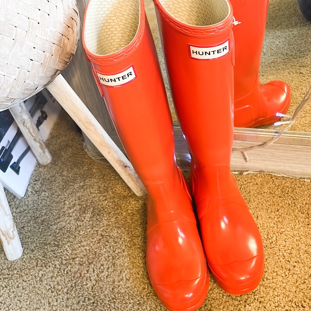Womens Tall Gloss Hunter Boots - Picture 2 of 5